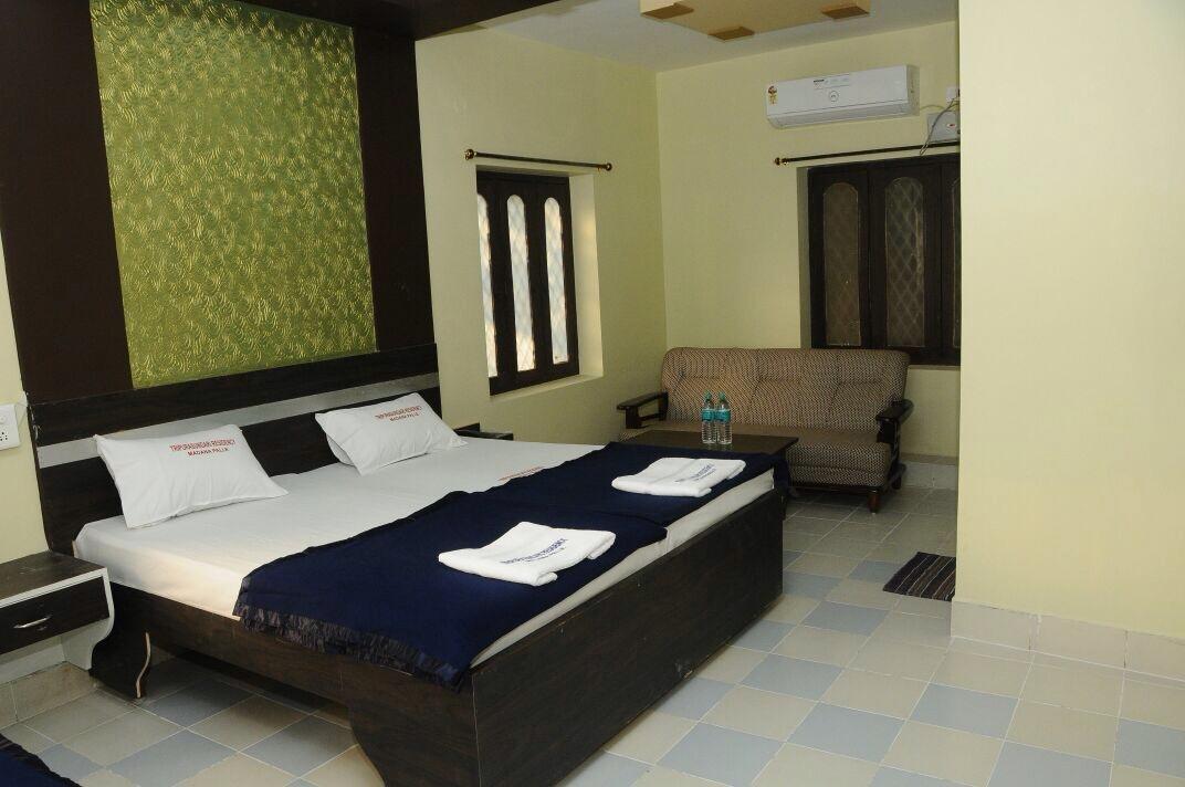 Tripura Sundari Residency Hotel Madanapalle Exterior photo